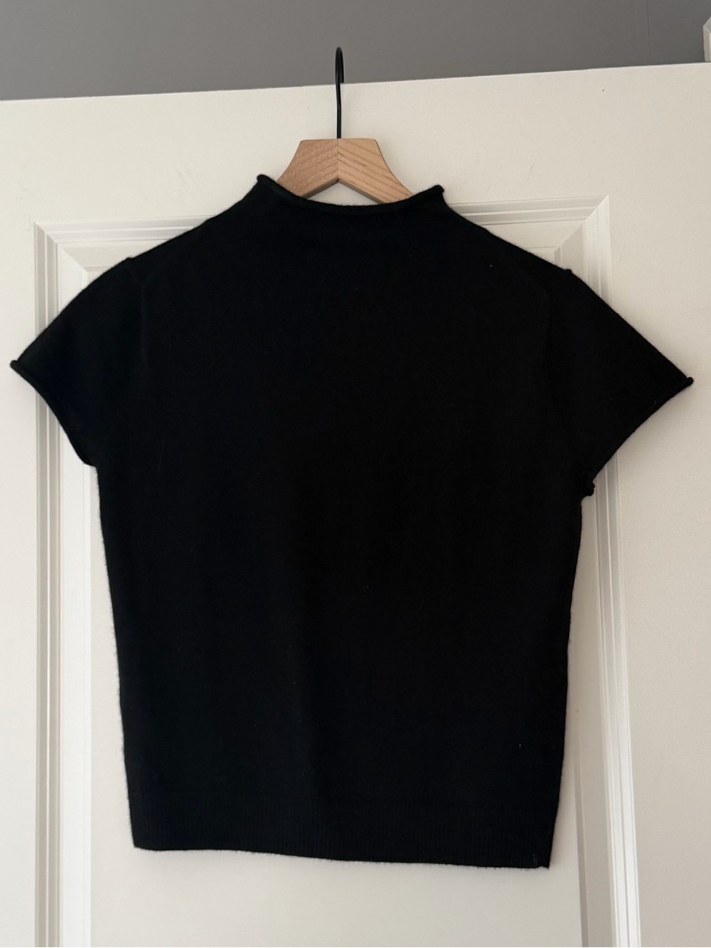 Nara Smith x Reformation Black Cashmere Mockneck size Medium - Picture 2 of 4
